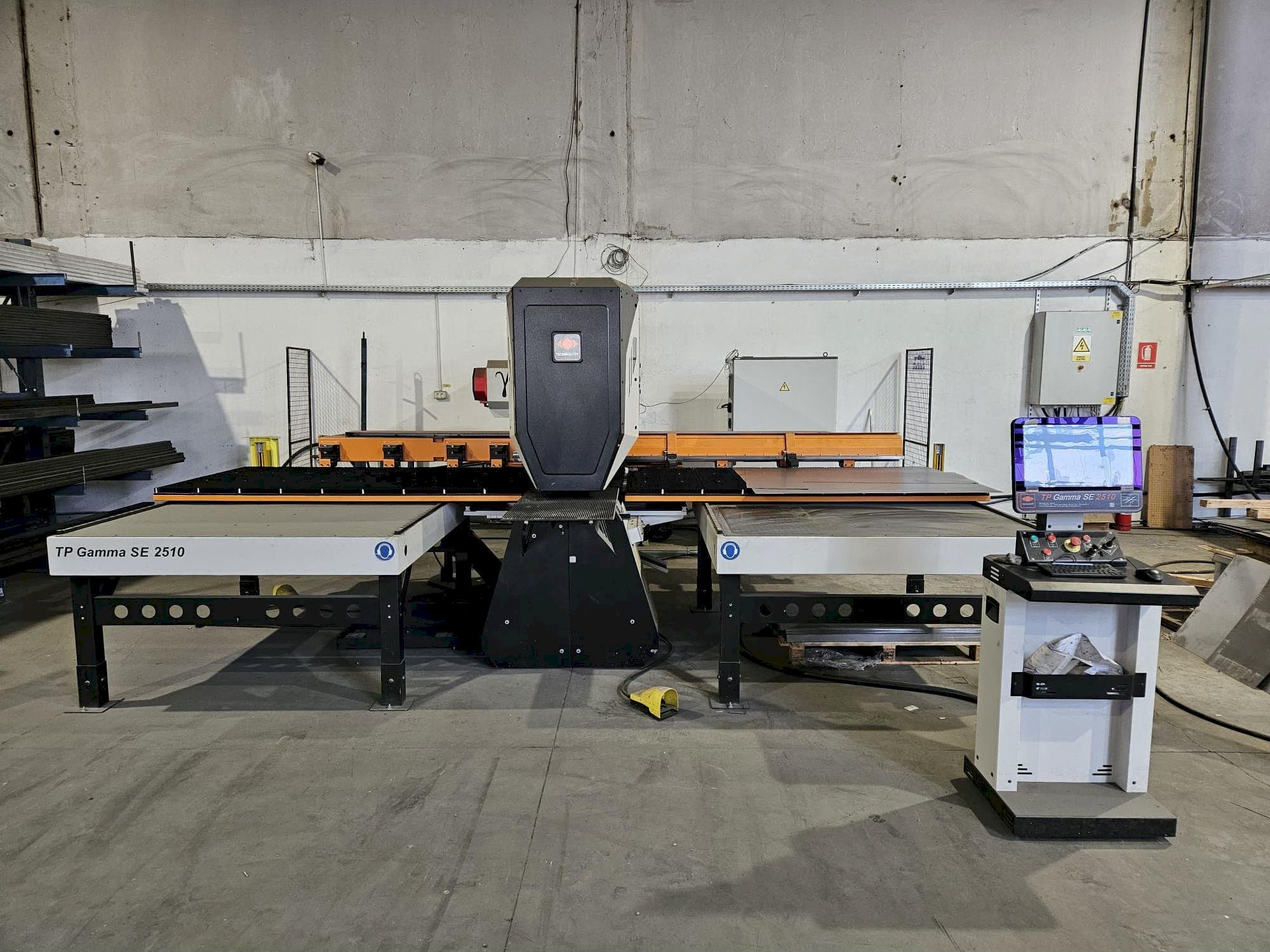 Čelní pohled  na TECNOLOGY Italiana TP GAMMA SE 2510  stroj