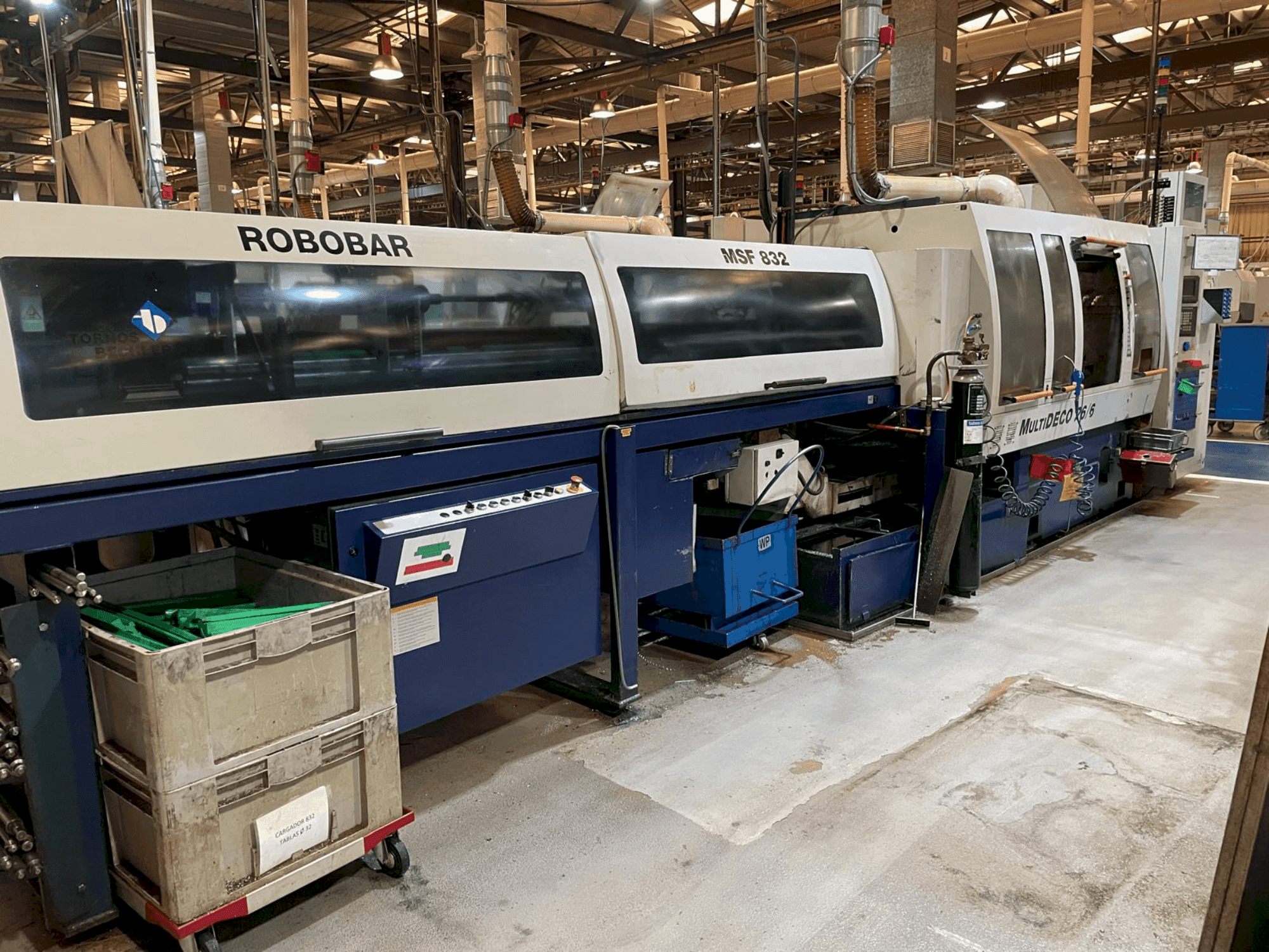 Čelní pohled  na Tornos-Bechler MultiDeco 26-6  stroj