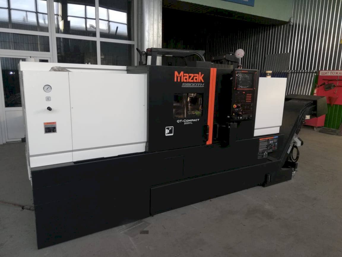 Čelní pohled  na Mazak QT- COMPACT 200ML  stroj