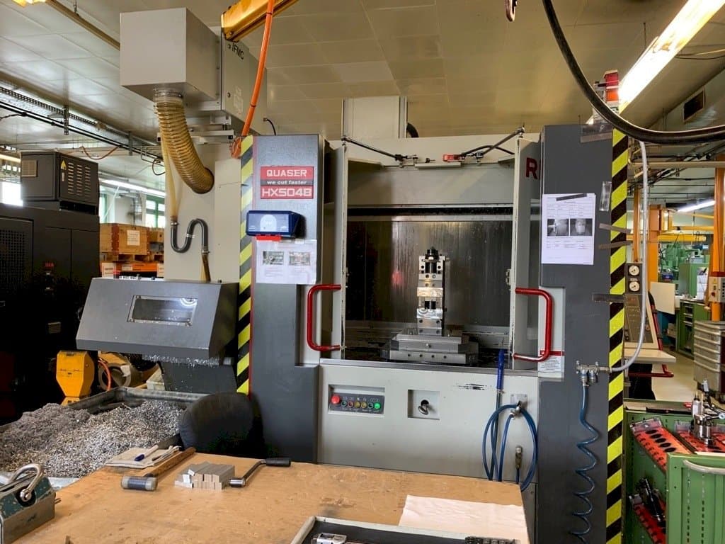 Čelní pohled  na Quaser HX504B  stroj