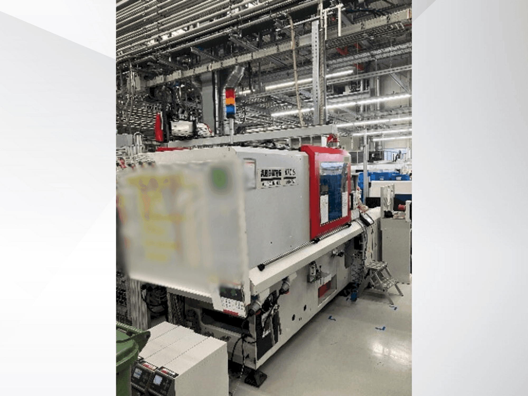 Čelní pohled  na Arburg Allrounder 470 S 1300-350  stroj