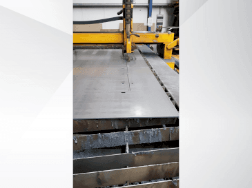 Čelní pohled  na MicroStep SPL-P 4501.25  stroj