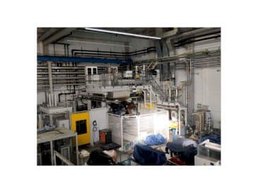 Čelní pohled  na EXTRAPLAST 140to  stroj