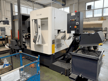 Čelní pohled  na NAKAMURA Super NTJ100  stroj