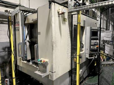 Čelní pohled  na CHIRON FZ15W  stroj