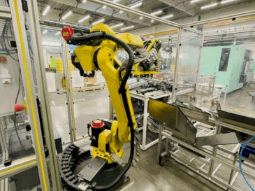 Čelní pohled  na FANUC M-20ia 35M  stroj