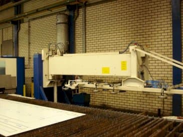 Čelní pohled na TRUMPF Loadmaster stroj