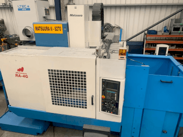 Čelní pohled  na Matsuura RA-4G  stroj
