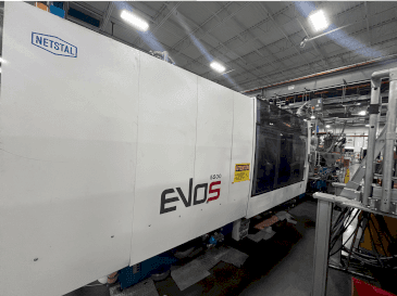 Čelní pohled  na Netstal EVOS 5500-2900 Speed  stroj