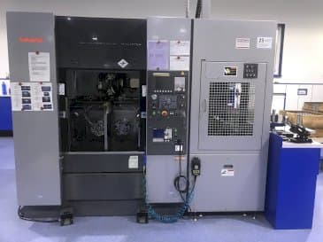 Čelní pohled na Takamaz XW-130 stroj