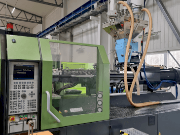 Levý boční pohled  na DEMAG Concept 420/810-2300  stroj
