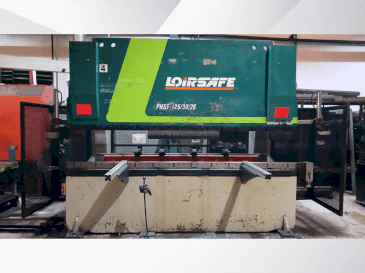 Čelní pohled  na LOIRE SAFE PHSE-125/30/26  stroj