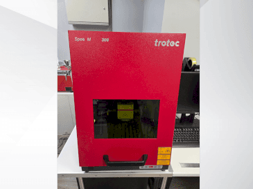 Čelní pohled  na Trotec Speed marker 300  stroj