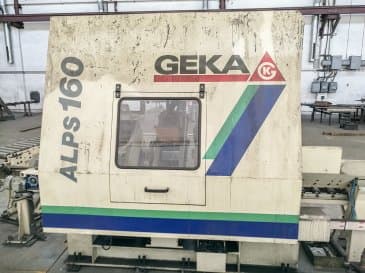 Čelní pohled  na GEKA ALPS-150 stroj
