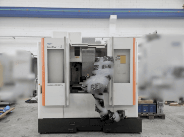 Čelní pohled  na +GF+ AGIE CHARMILLES VCE 800 PRO  stroj