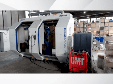 Čelní pohled  na Yaskawa Motoman ArcWorld  stroj