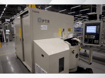Čelní pohled  na PTR Strahltechnik EBW PS 4-1 60-6 CH  stroj