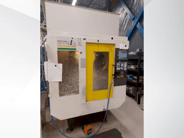Čelní pohled  na FANUC Robodrill α-T14iB  stroj