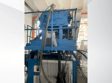 Čelní pohled  na KAUTEX KEB 120  stroj