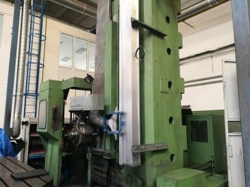 Čelní pohled  na TOS WHN 130 stroj