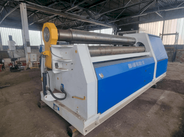 Čelní pohled  na Metallkraft  RBM 4 HMS Pro 3050-150  stroj
