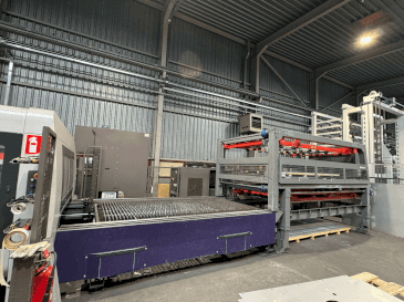 Čelní pohled  na Bystronic ByTrans 3015 Standard  stroj