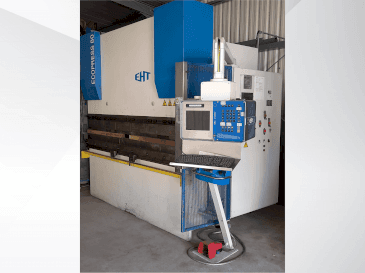 Čelní pohled  na EHT Ecopress 80  stroj