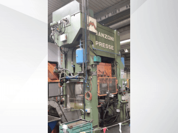 Čelní pohled  na RAVNE PRESSES Manzoni 160  stroj