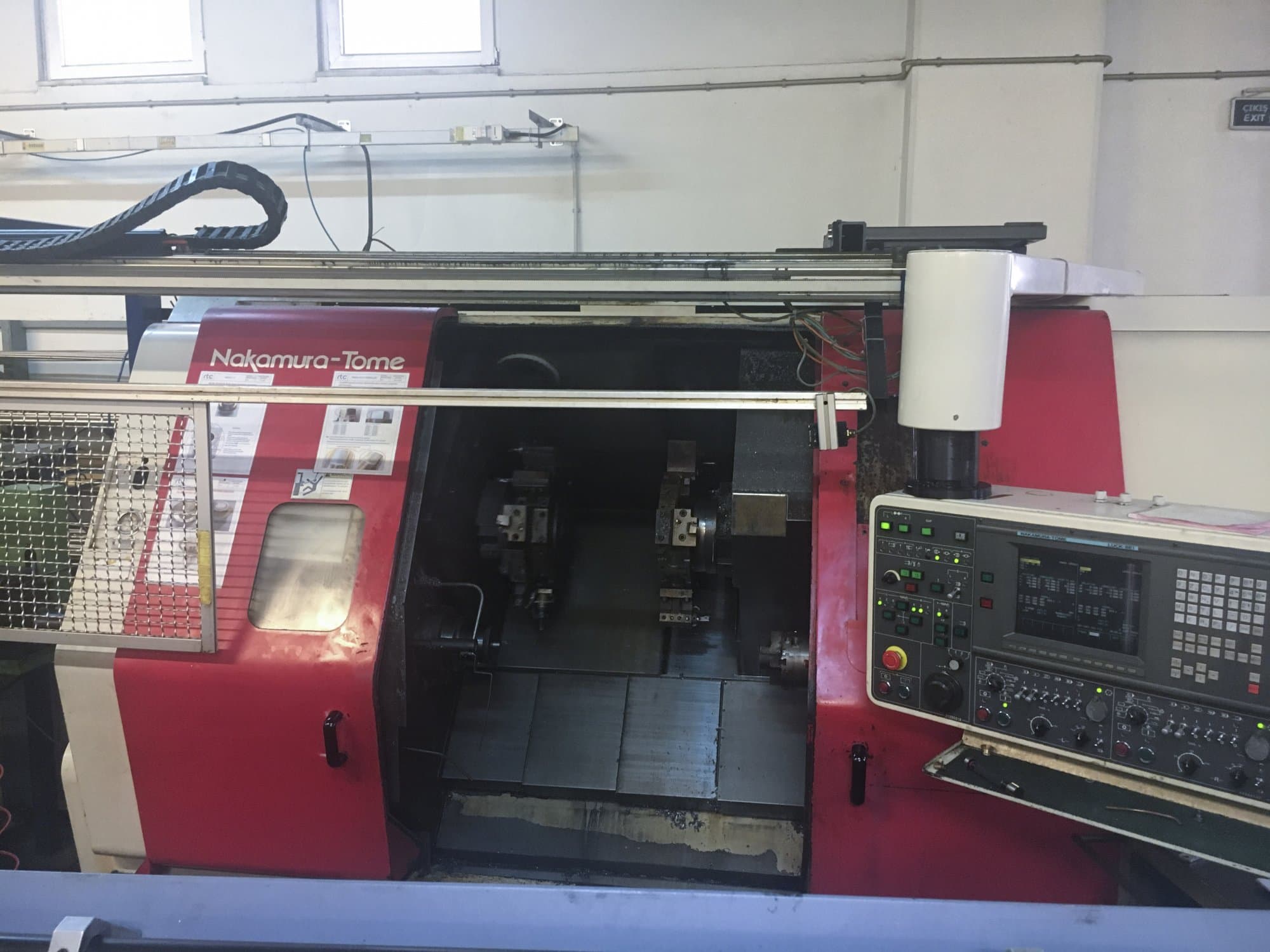 Čelní pohled  1 na NAKAMURA-TOME TW-20 MMY stroj