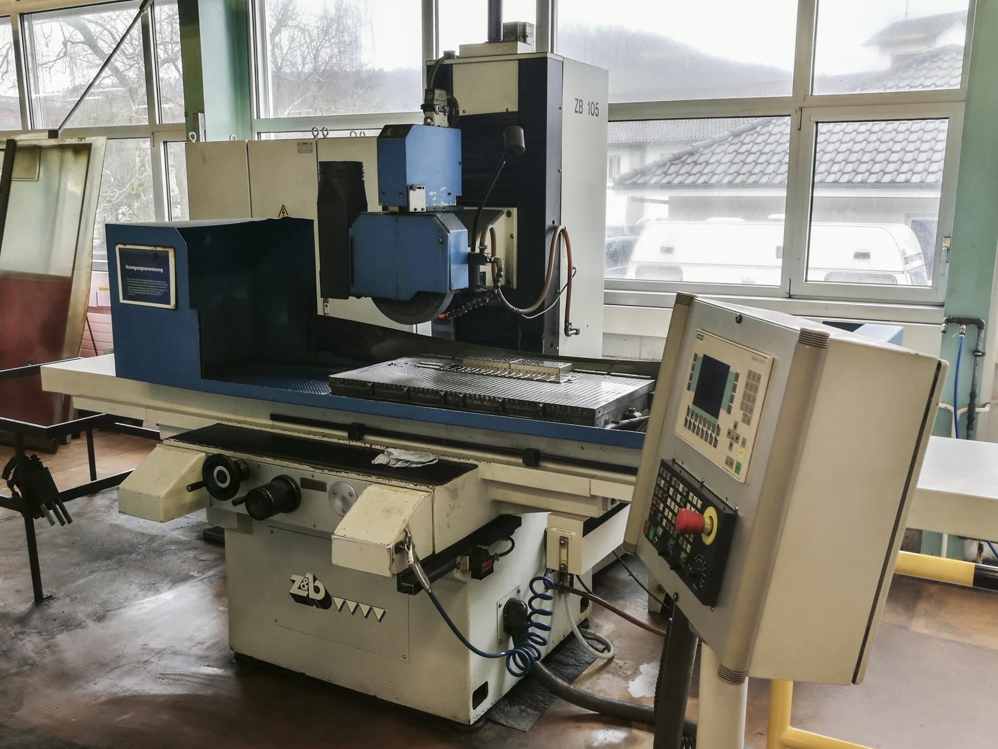 Čelní pohled  na ZIERSCH & BALTRUSCH NC-SUPERPLUS ZB 105 stroj