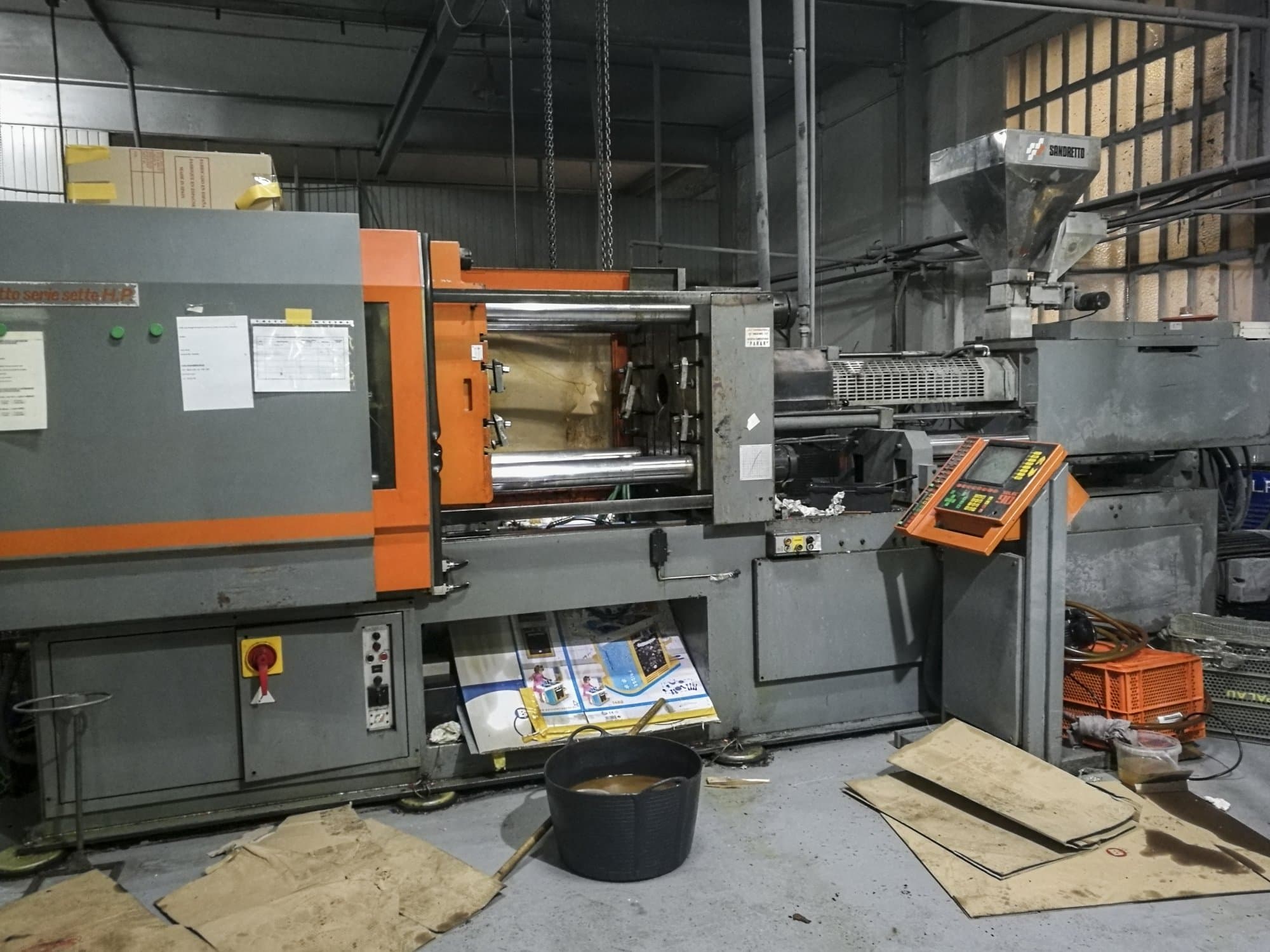 Čelní pohled  na SANDRETTO S.7.250 stroj