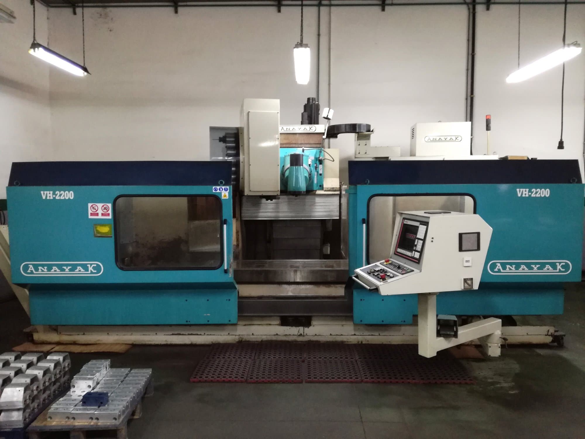 Čelní pohled  na ANAYAK VH-2200 stroj