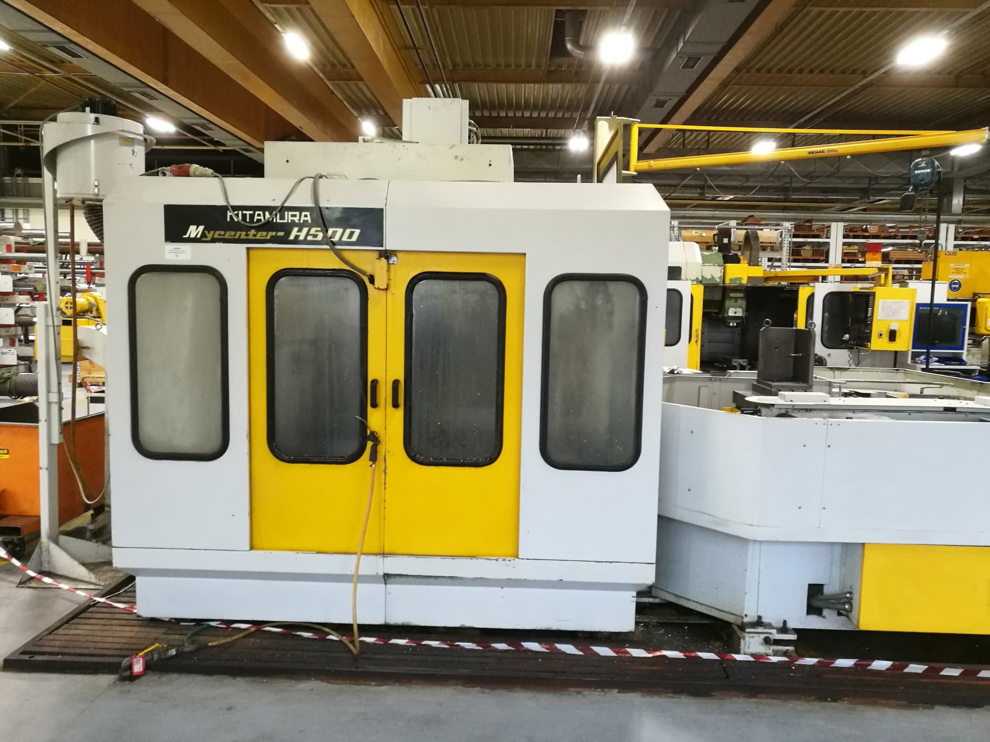 Čelní pohled  na Kitamura Mycenter H500 stroj