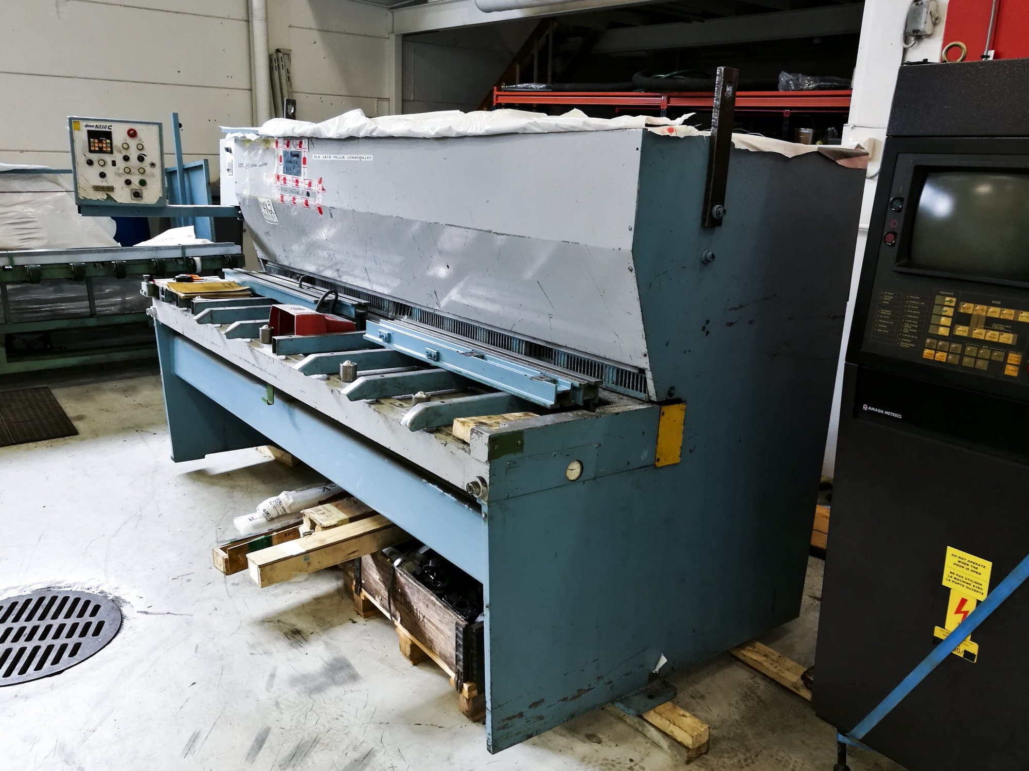 Čelní pohled  na CHE 25/4 stroj