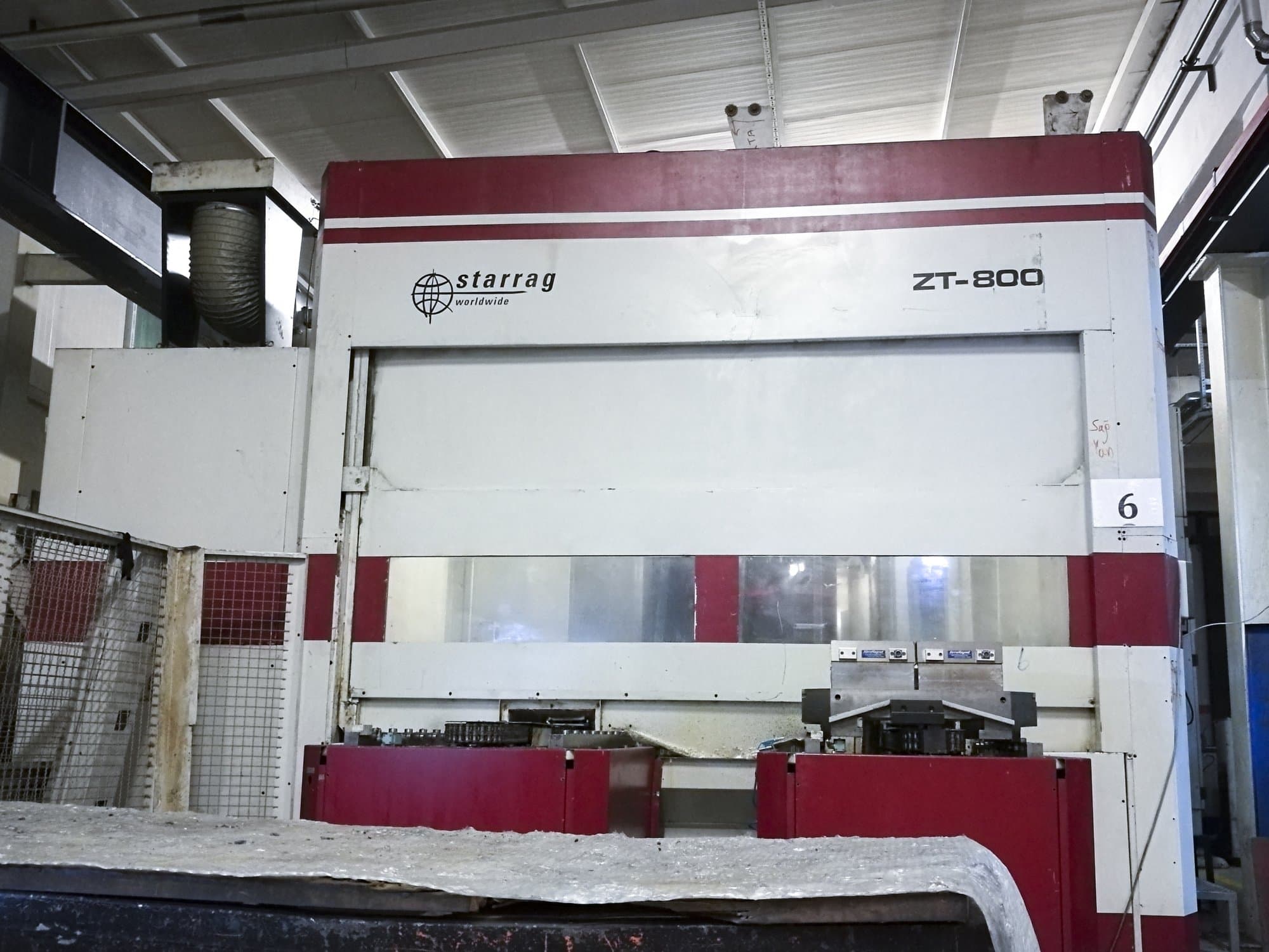 Čelní pohled  na Starrag ZT 800/130 stroj