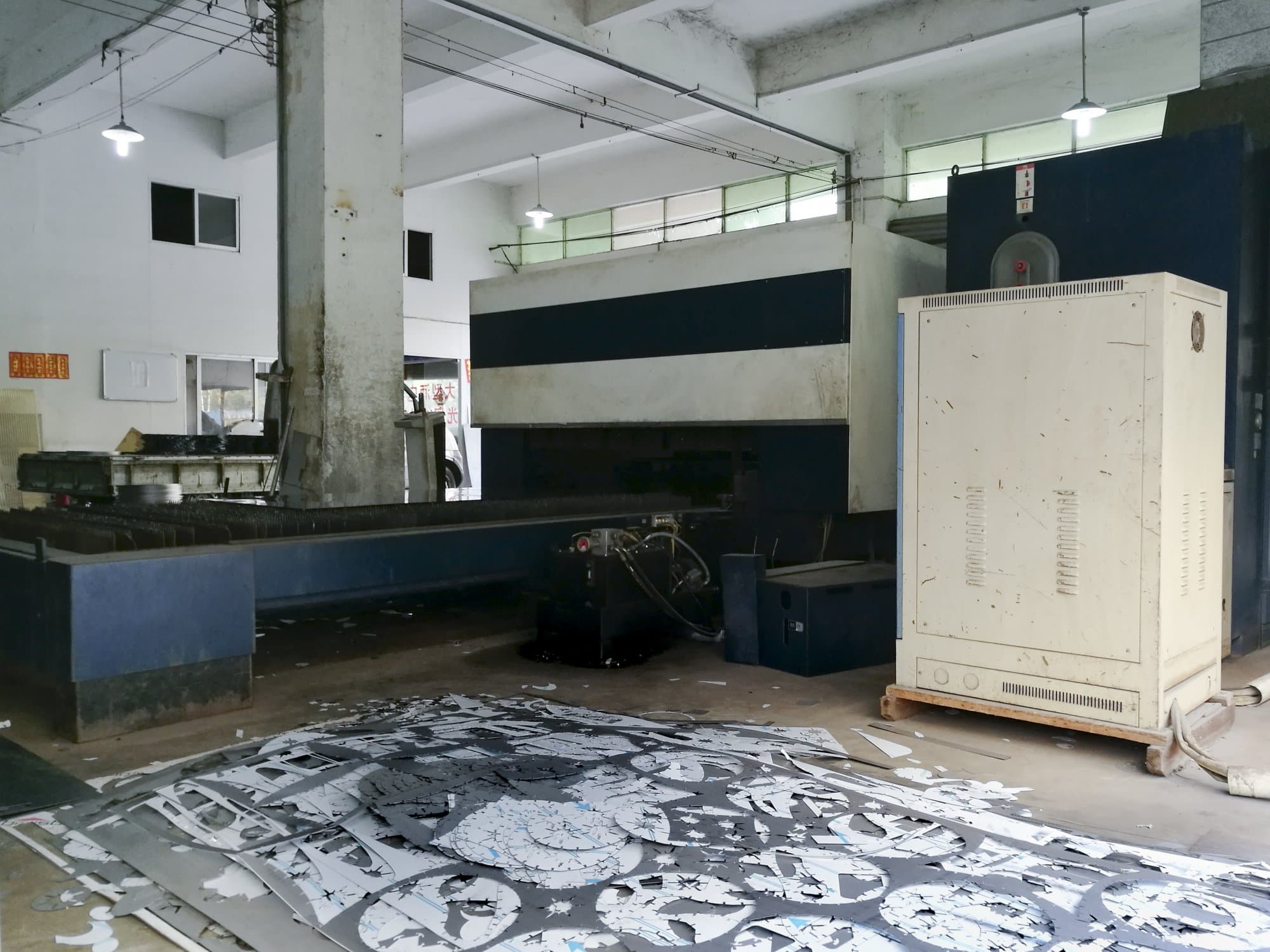 Pravý pohled  1 na Trumpf TruLaser 3030 stroj