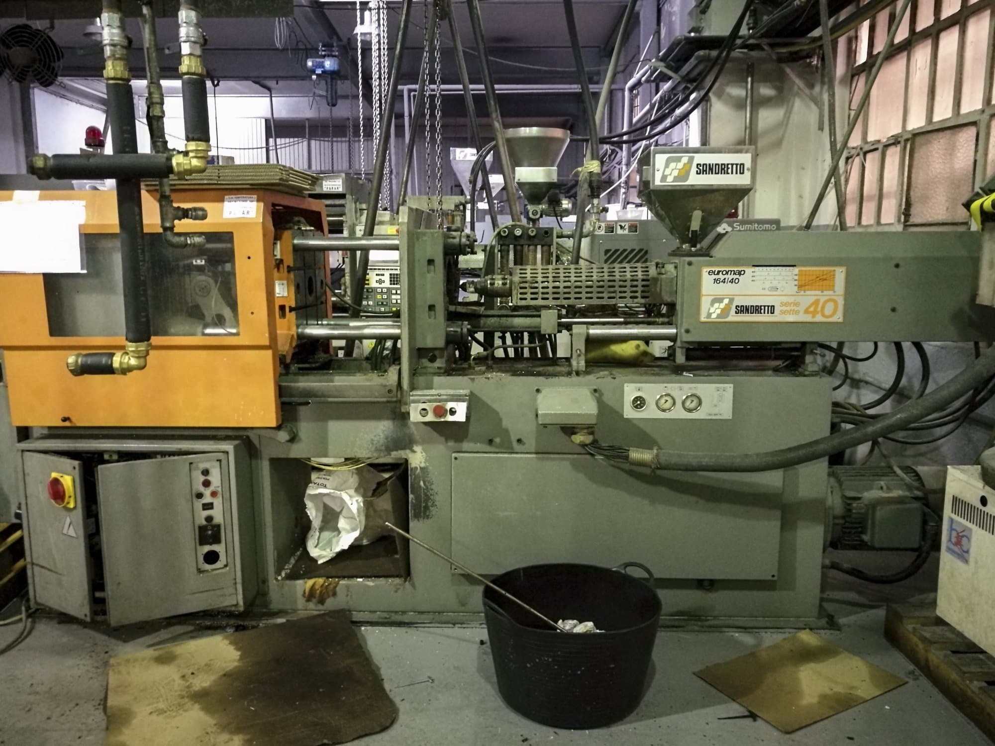 Čelní pohled  na SANDRETTO S.7.40 stroj