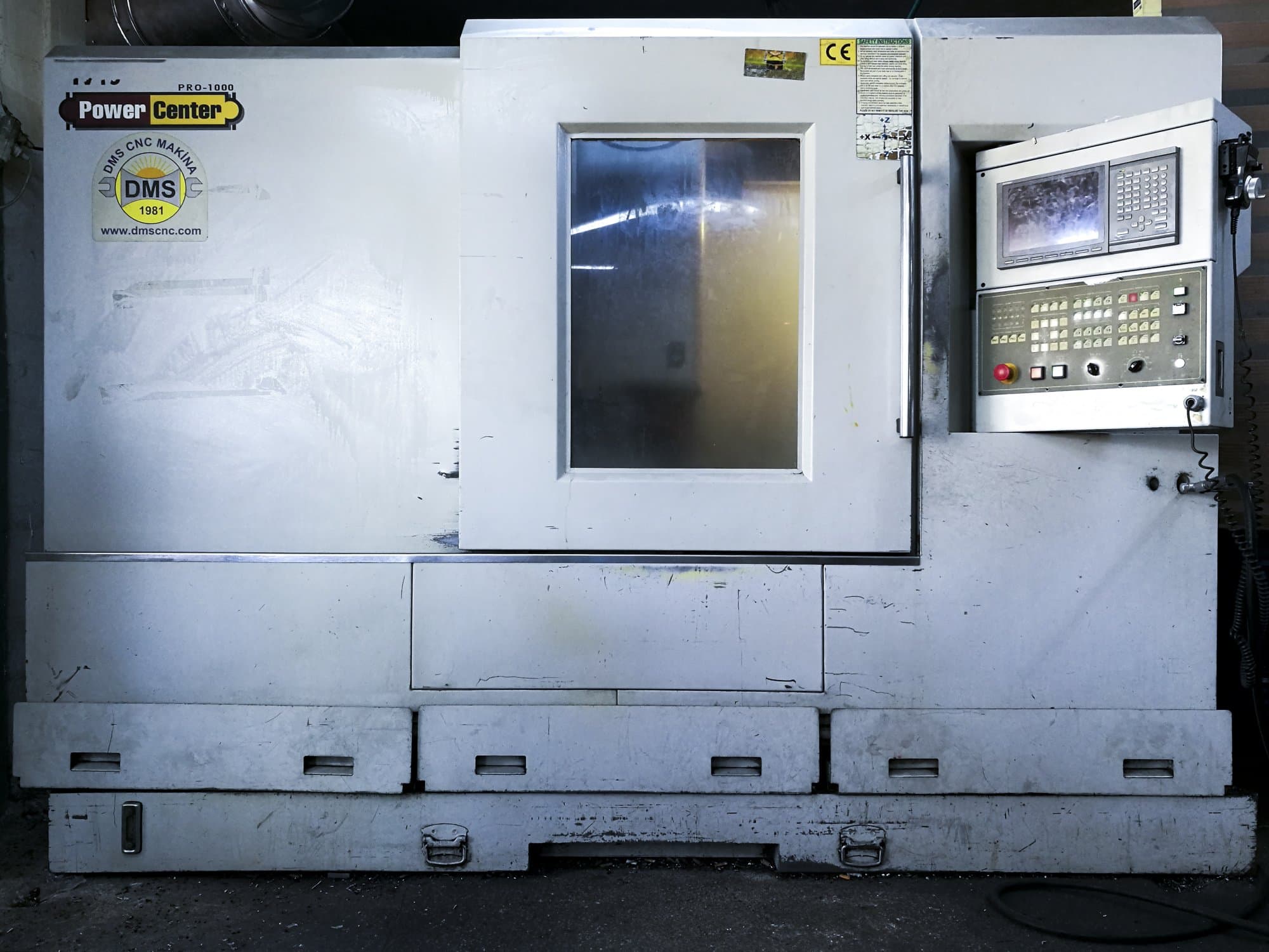 Čelní pohled  na Hartford PRO1000S stroj