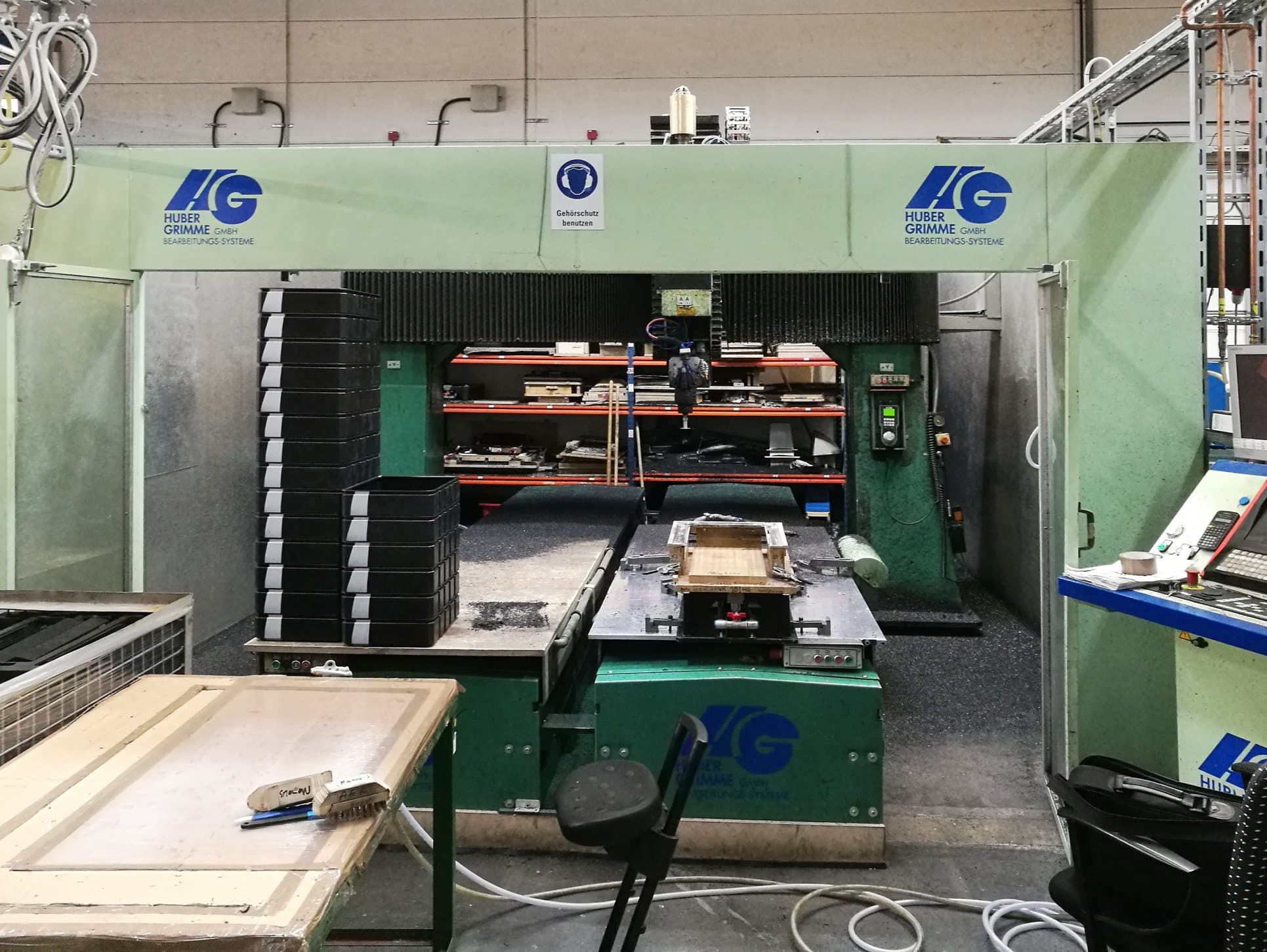 Čelní pohled  na Huber&Grimme HG3000T stroj