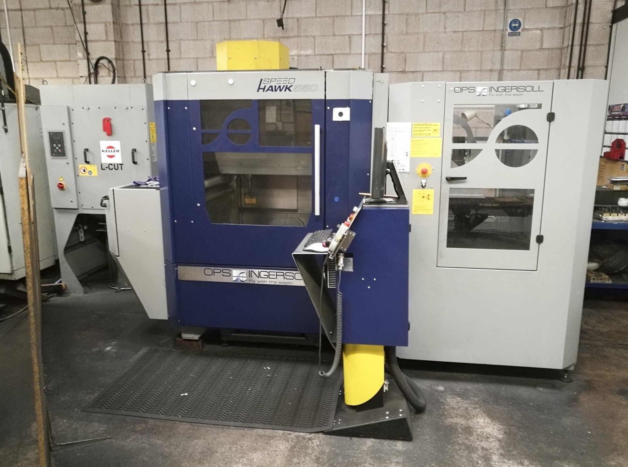 Čelní pohled  na OPS-INGERSOLL Speed Hawk 550 stroj