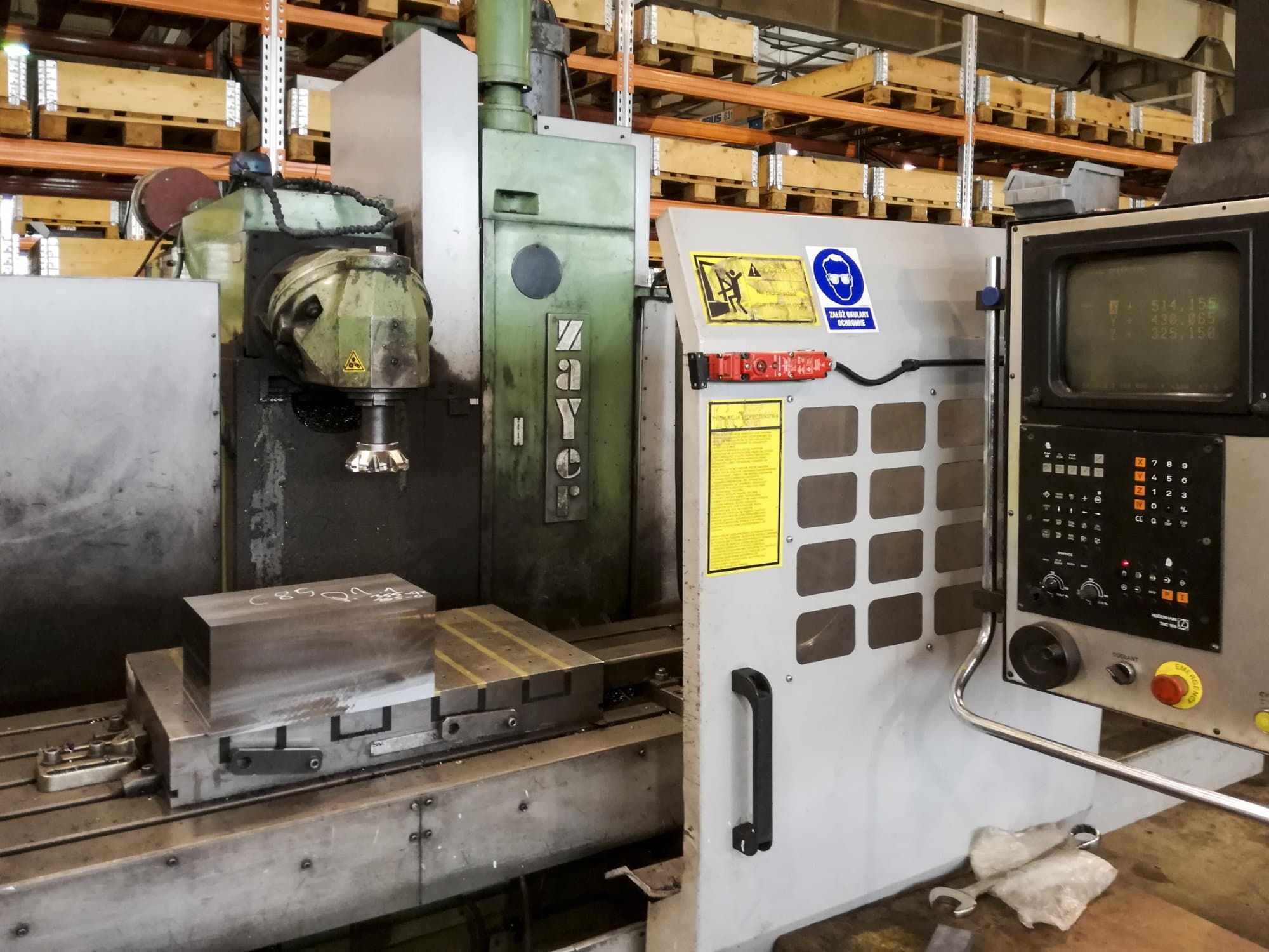 Levý pohled  na Zayer BF3 stroj