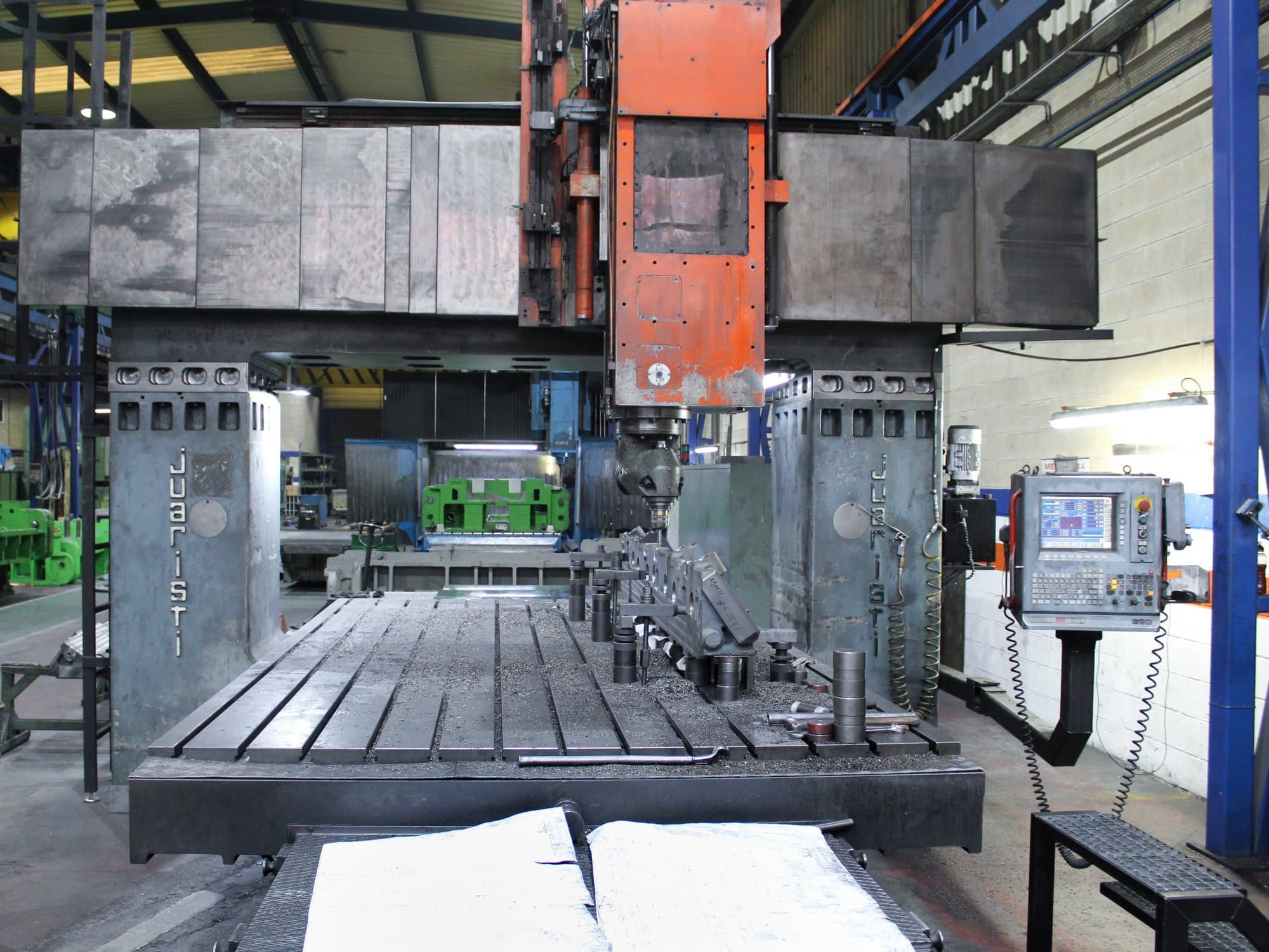 Čelní pohled  na JUARISTI FTF-1-CNC-COP stroj