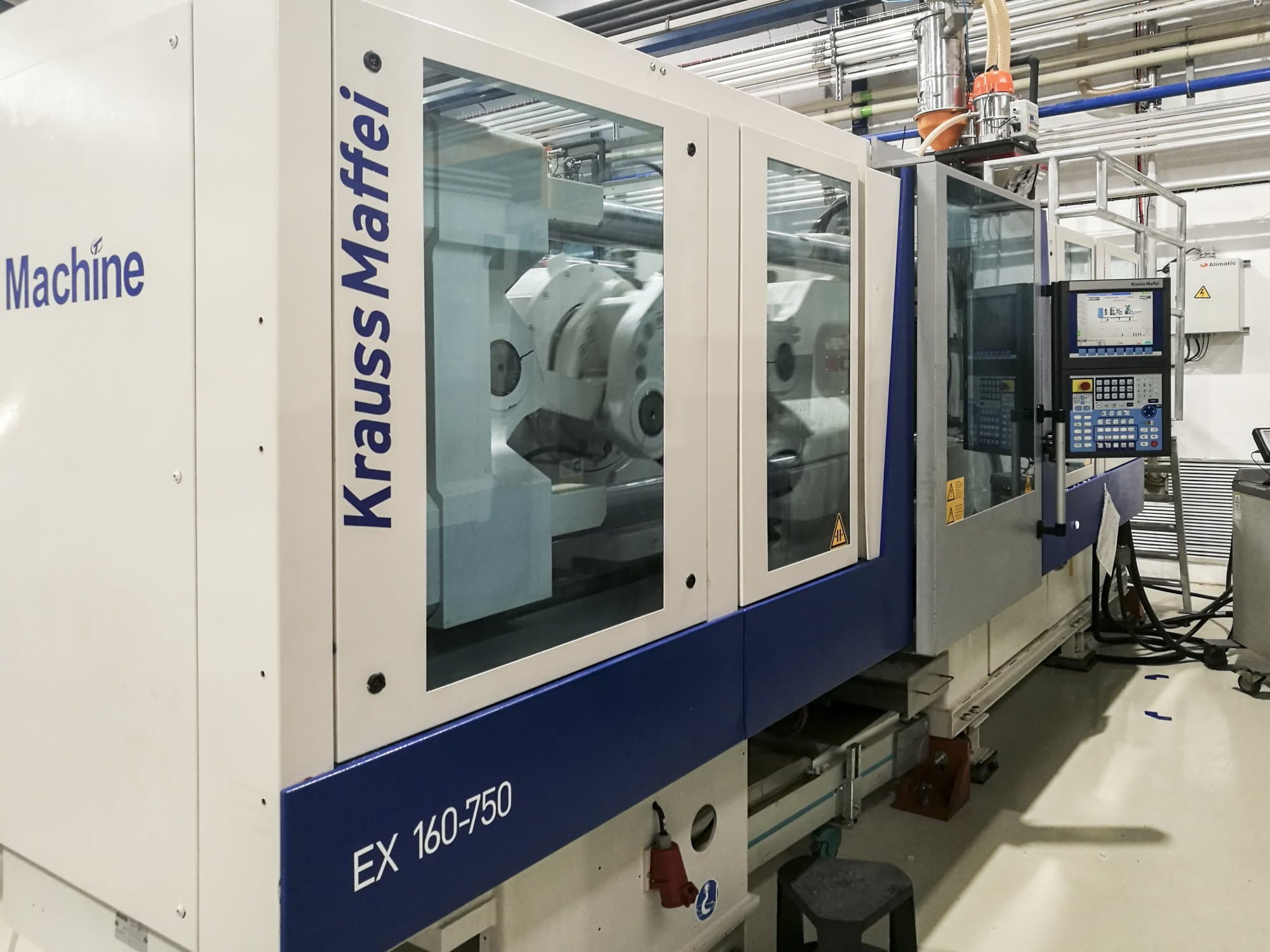 Levý pohled  na Krauss Maffei 160-750 EX stroj