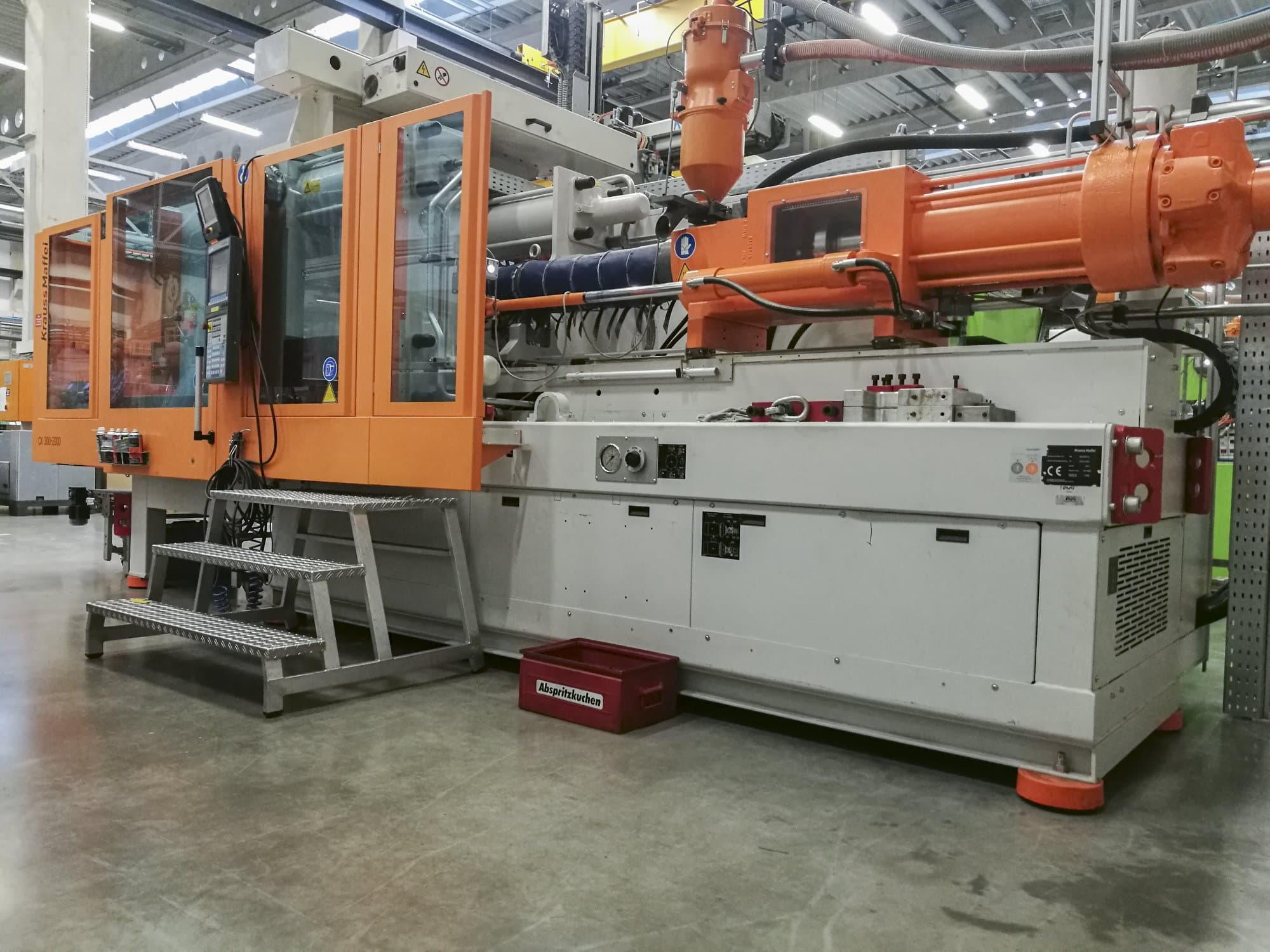 Pravý pohled  1 na Krauss Maffei 300-2000 CX stroj