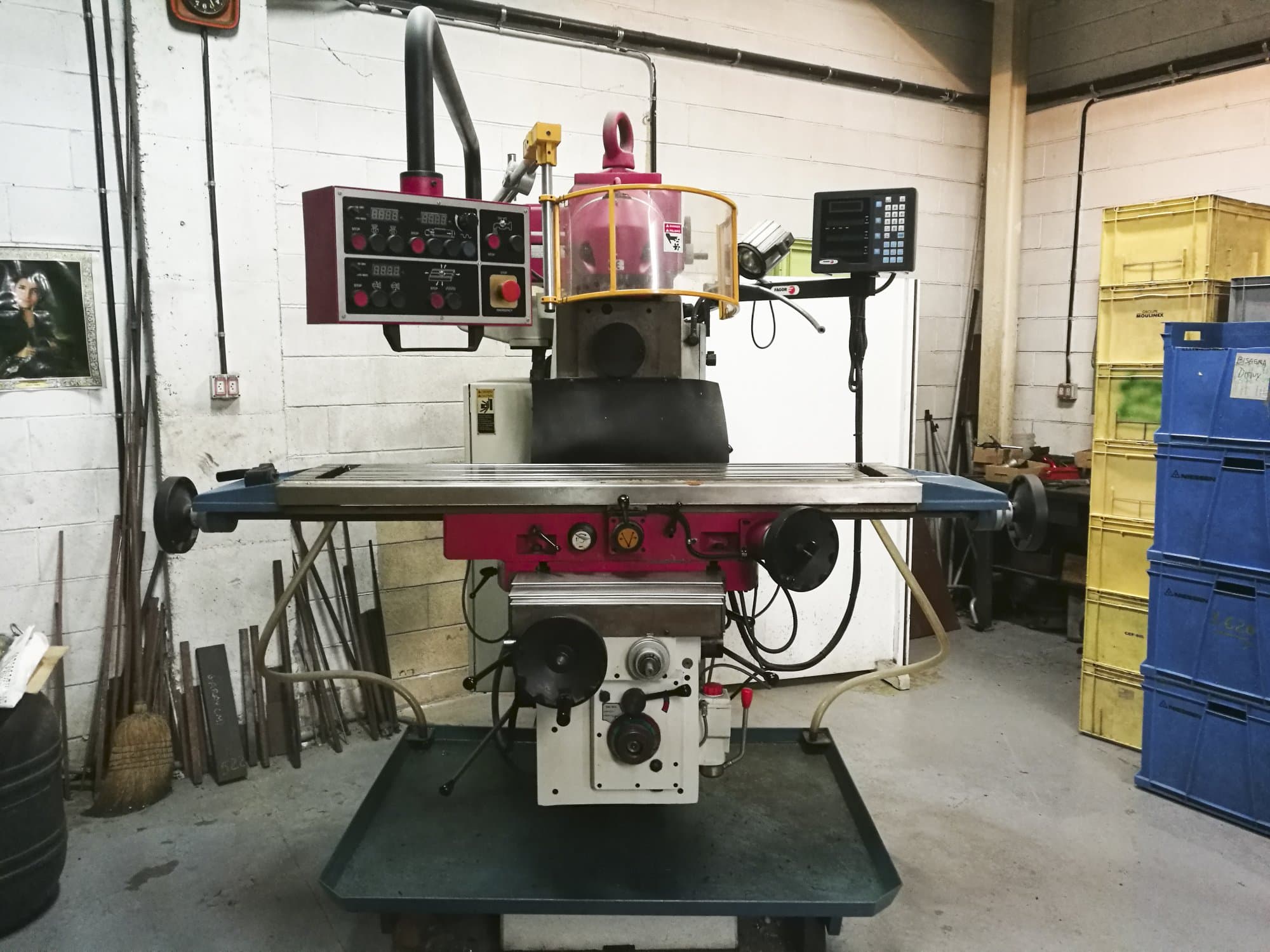 Čelní pohled  na Lagun FCM 152 stroj