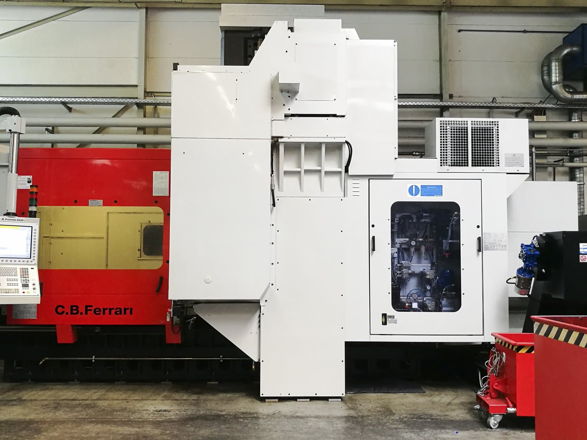 Čelní pohled  na C.B. Ferrari D432 stroj