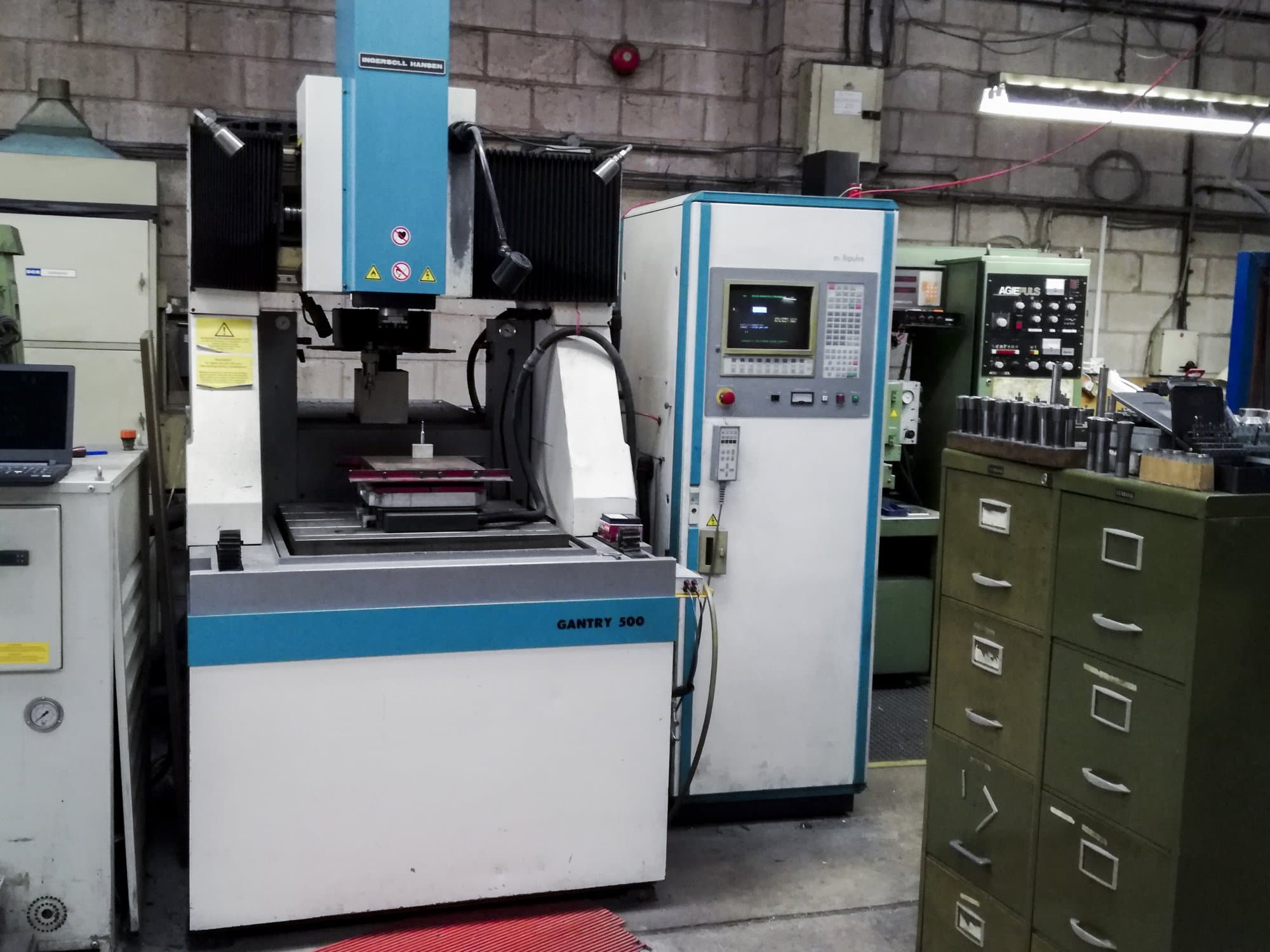 Čelní pohled  na INGERSOLL HANSEN Gantry 500 stroj