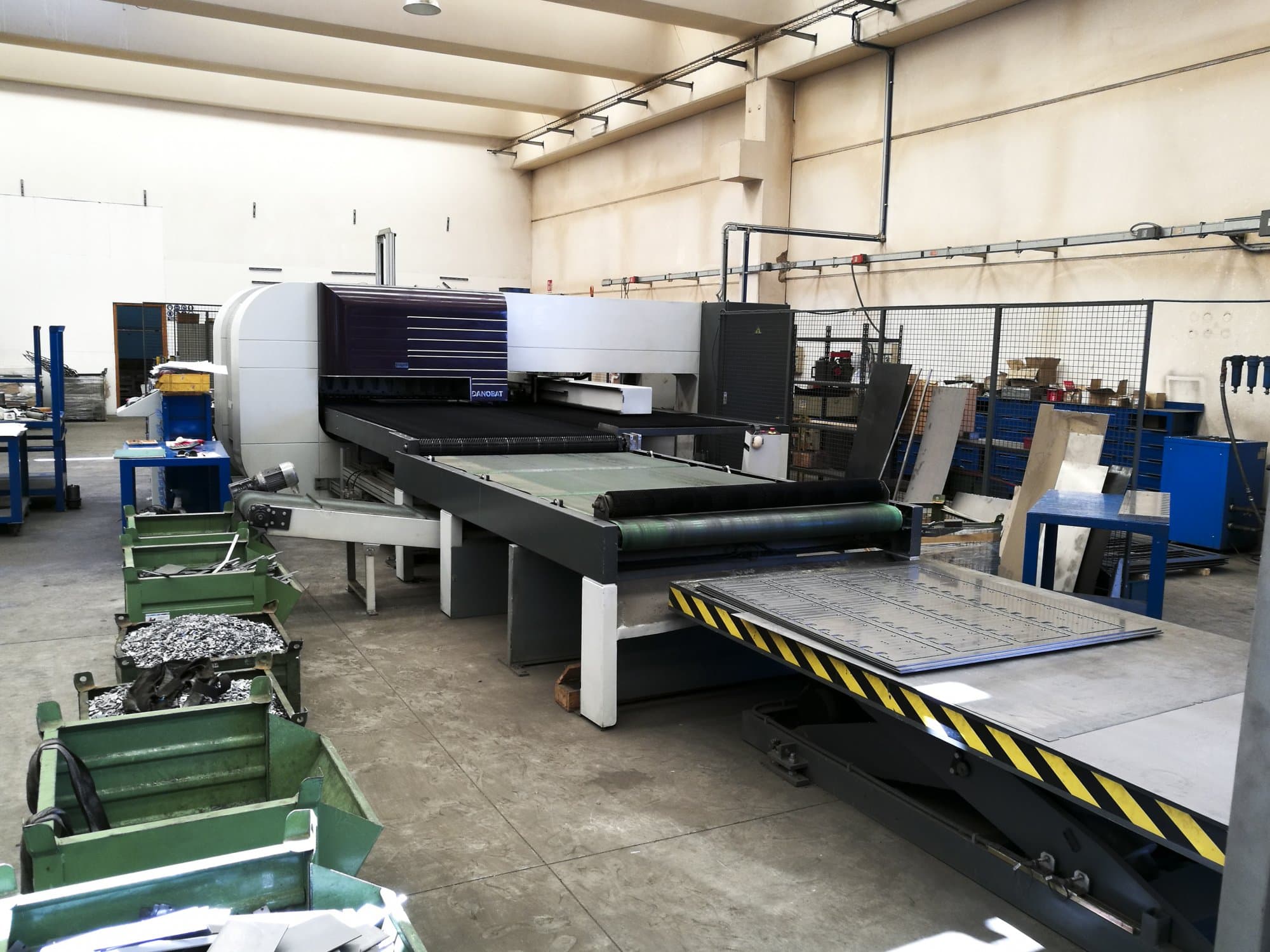 Levý pohled  na DANOBAT Cupra 30 stroj