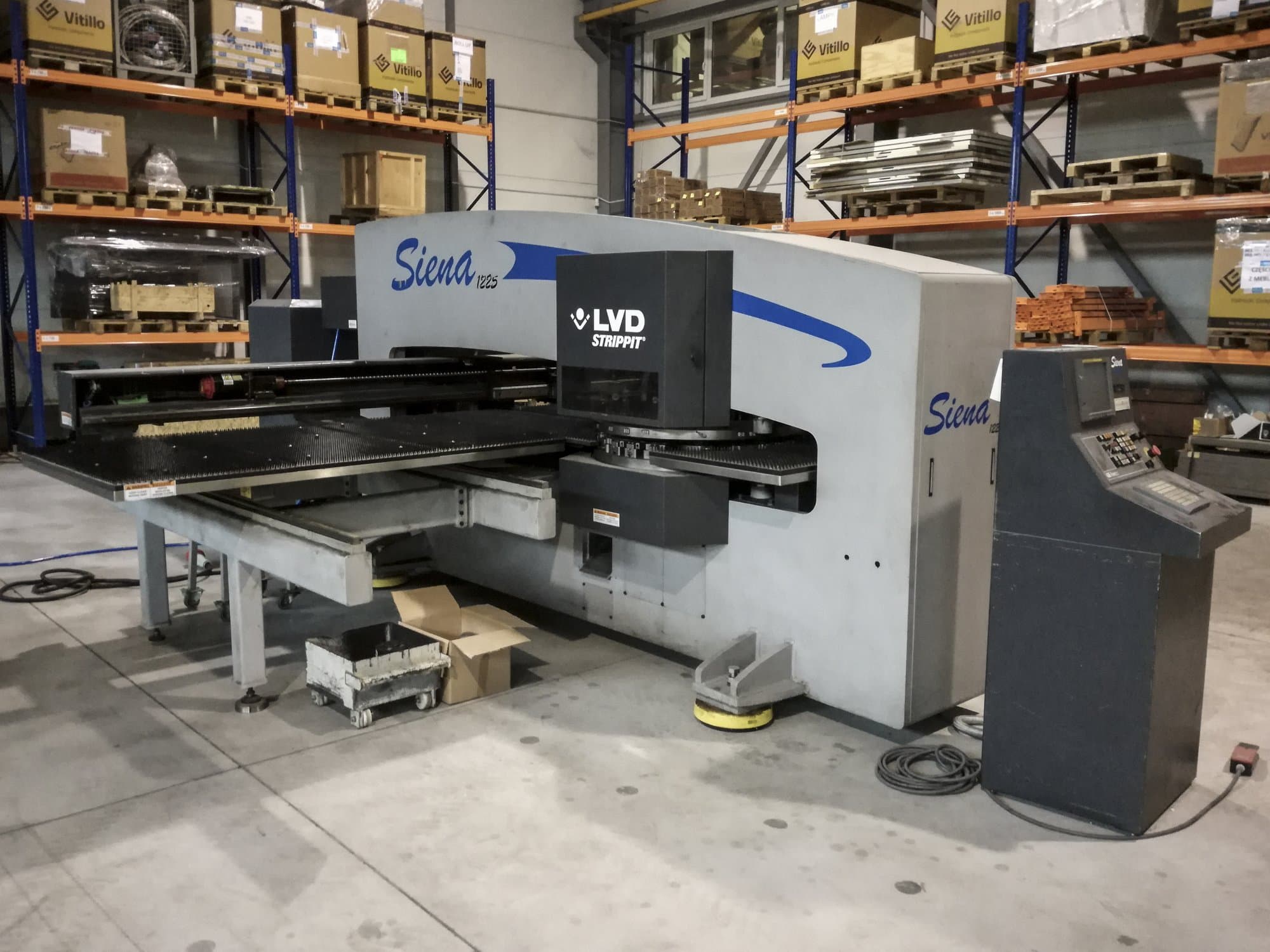 Pravý pohled  1 na LVD Siena 1225 TK stroj