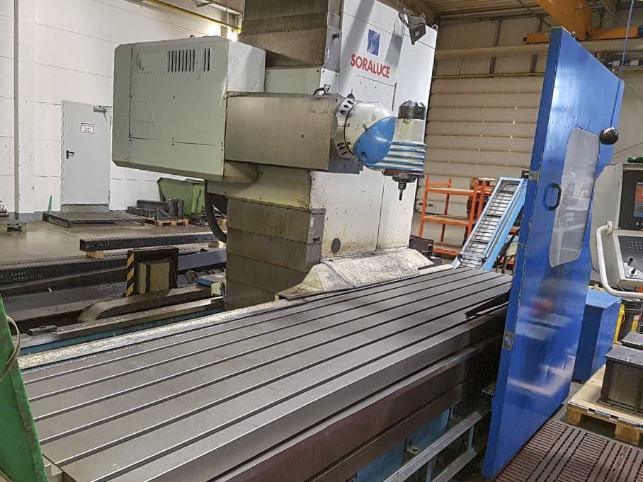 Levý pohled  na Soraluce SL-4000 stroj